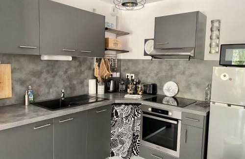 Gares Apartamento | NOUVEAU - Jungle Montpeul - Clim - Wifi fibre - Netflix - 5' du centre et gare - Parking - Loggia - 15' des plages
