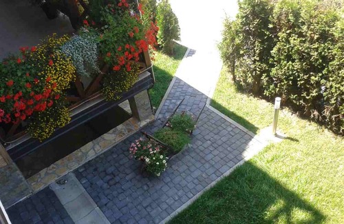 Zlatibor Apartamento | Nov, potpuno opremljen moderan apartman u centru Zlatibora. Nuevo, completamente moderno