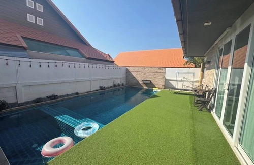 Central Pattaya Villa | November T Pool villa 4 บ้านพลูวิลล่า 3 ห้องนอน 3ห้องน้ำ มีสระว่ายน้ำส่วนตัวบ้าน