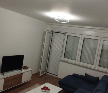 Novi Pazar Apartamento | Novi Pazar Apartment Modern Hideaway