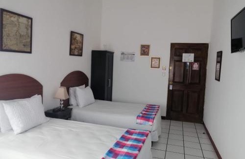 Zona 13 Cama Y Desayuno | Novohostal B&B
