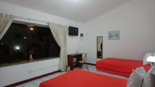 Zona 13 Cama Y Desayuno | Novohostal B&B