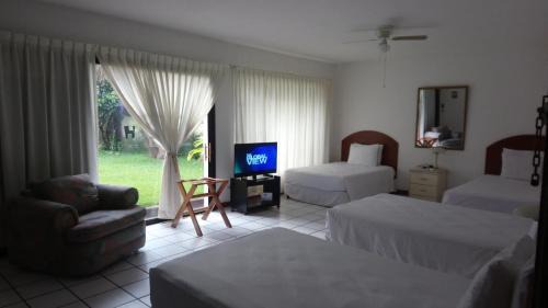 Zona 13 Cama Y Desayuno | Novohostal B&B