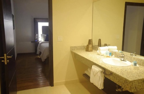 El Cangrejo Hotel | Novotel Panama City