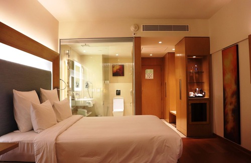 Visakhapatnam Hotel | Novotel Visakhapatnam Varun Beach Hotel