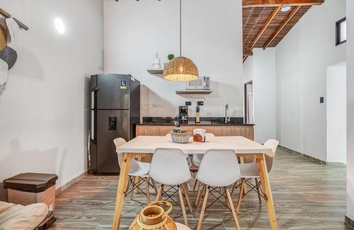 La Florida Apartamento | NOWA Cumbiana Apt - with Hot Tub on Provenza's Main Street