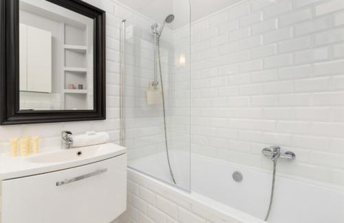 Gdansk Apartamento | Nowoczesny Apartament w Spokojnej Okolicy z Parkingiem by Rent like home