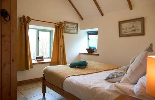 Lydney Casa | Noxon Pond Cottage