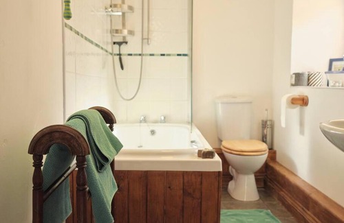 Lydney Casa | Noxon Pond Cottage
