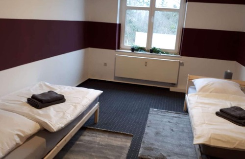 Neupetershain Nord Apartamento | NP02 hermoso apartamento en Neupetershain con WiFi