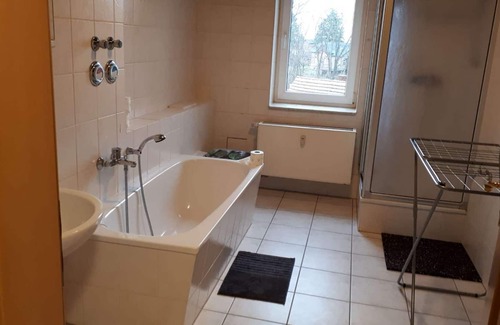 Neupetershain Nord Apartamento | NP02 hermoso apartamento en Neupetershain con WiFi