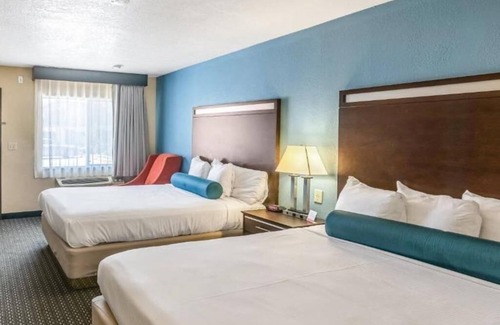 Citrus Grove Hotel | NQQ-Double Queen Non-Smoking