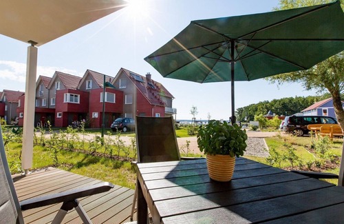 Plau am See Apartamento | Nr 25 Modern 2-room apartment in a quiet location with fireplace. Dog allowed -