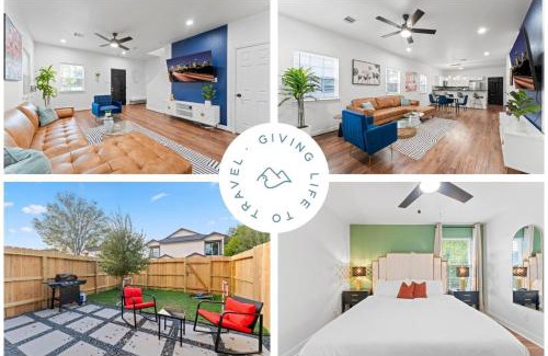 Southeast Houston Casa | NRG MedCenter Luxe 4BD Home w FencedYard WasherDryer Pet Friendly