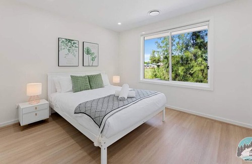 Schofields Casa | NSCH002-3 · Aircabin｜Schofield｜Lovly Comfy｜4 Bed House Parking