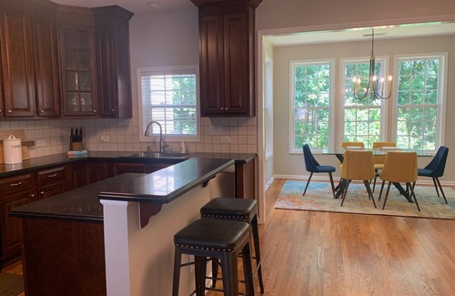 Peachtree City Casa | Townhouse with pool, tennis courts and gym. Easy access to highway and Studios