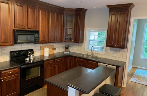 Peachtree City Casa | Townhouse with pool, tennis courts and gym. Easy access to highway and Studios