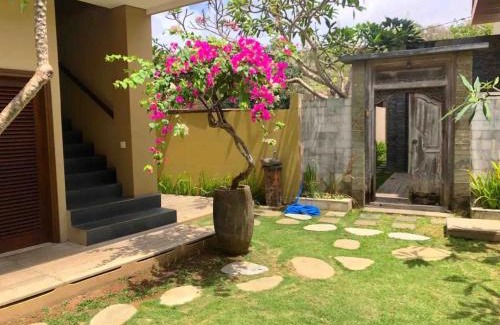 Taman Griya Casa | Nuansa Kori House 4 Bedrooms, Jimbaran