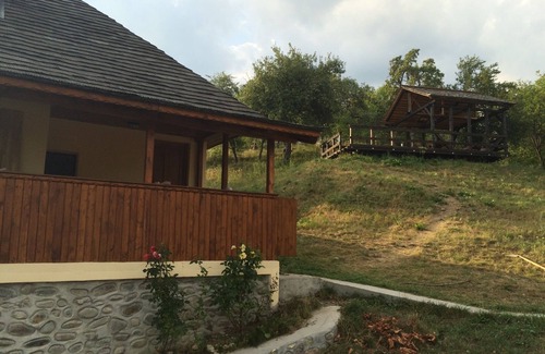 Oestii Paminteni Casa | Casa de vacaciones en Nucsoara, Arges, con una hermosa vista sobre el valle de Doamnei
