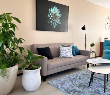 Tlajomulco de Zuniga Casa | Nueva Galicia residencial, es una propiedad completa al sur de la ciudad que te ofrece modernidad, espacio, tranquilidad, cuenta con 4 recamaras 3 baños completos y 2 cajones de estacionamiento privados