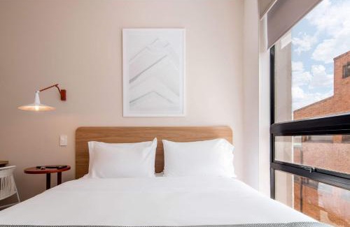 Chico Apartamento | Nuevecuatro by Wynwood House