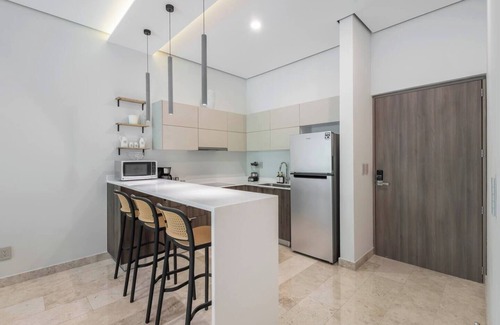 Playa Paraiso Apartamento | Nuevo!, 2 hab, alberca privada, pasos del mar.