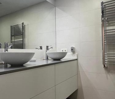 Segundo Ensanche Apartamento | Nuevo Apartamento en el centro by Lujo