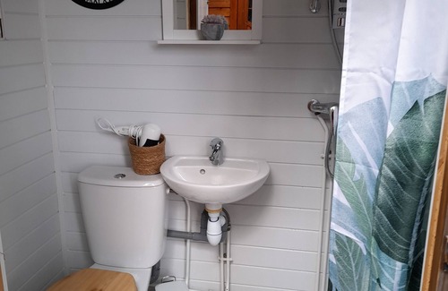 Monclar-de-Quercy Cabina | Nuit insolite avec bain Privatif
