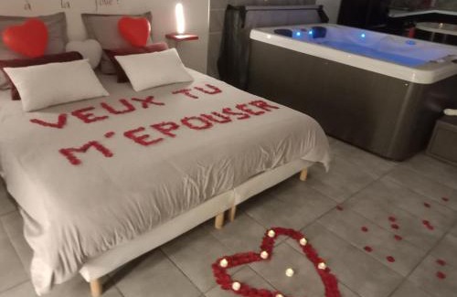 Auterive Apartamento | Nuit romantique avec Jacuzzi SPA privatif proche TOULOUSE