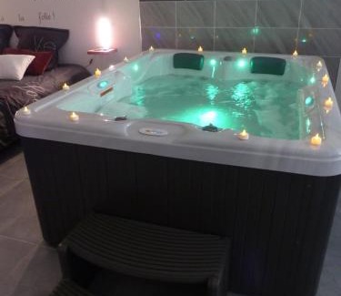 Auterive Apartamento | Nuit romantique avec Jacuzzi SPA privatif proche TOULOUSE