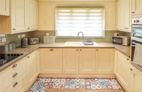 Woodhall Spa Cabaña | NUMBER 16, with a garden in Woodhall Spa