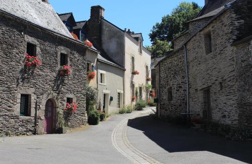 Rochefort-en-Terre Casa | "Number 26" Town House