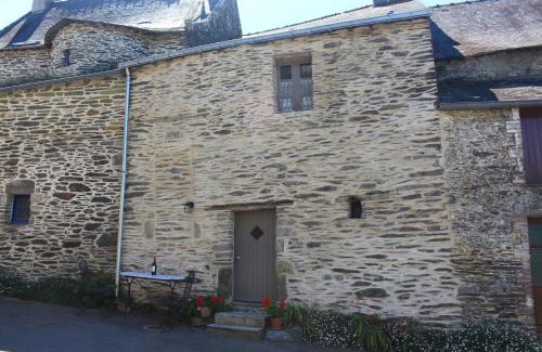 Rochefort-en-Terre Casa | "Number 26" Town House