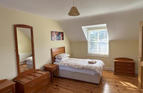 Schull Casa | Number 7 Bank House