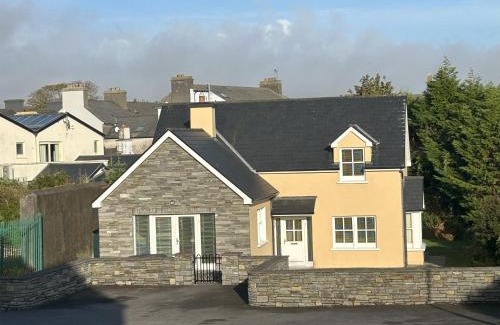 Schull Casa | Number 7 Bank House
