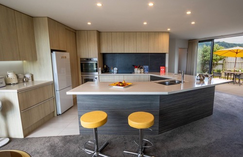Ngaio Bay Casa | Number One Bach - Kaiteriteri Holiday Home