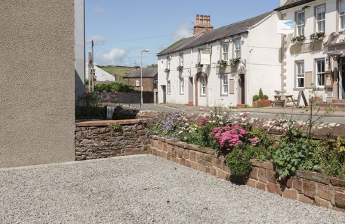 St Bees Cabaña | NURSERY COTTAGE, family friendly, with open fire in St Bees
