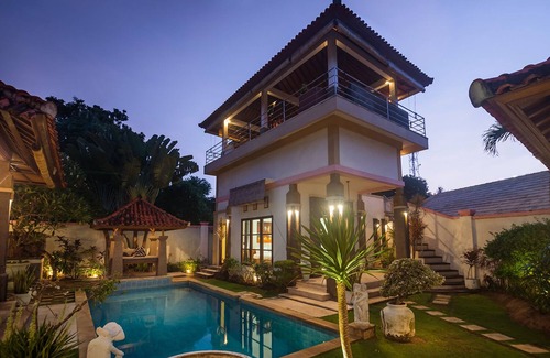Nusa Dua Villa | Nusa Dua, 7 BDR, White Sandy Beaches, Super Location