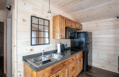 North Sebago Cabina | Nuthatch Limit 4 2 Bedroom Cabin
