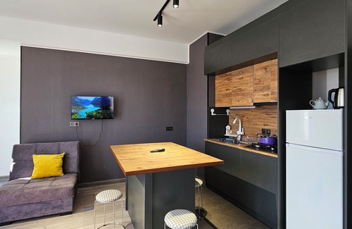 Saburtalo Apartamento | Nutsubidze two bedroom apartment with big balcony