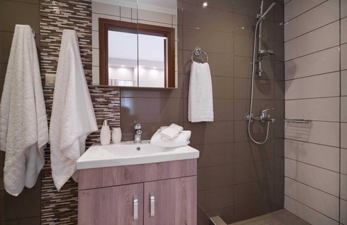Nikiana Casa | NV Pink Suite Nikiana Lefkada — AV Properties