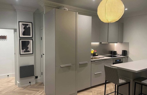 Golders Green Apartamento | NW119SG-ModernApt-2Guests-2Br-1minHighStreet