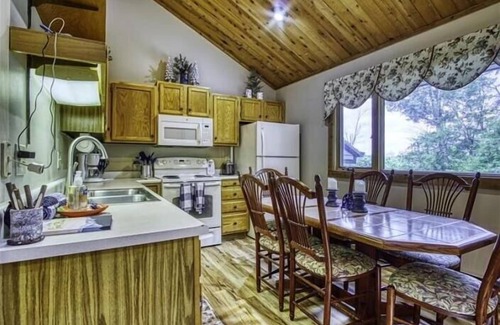 Timberline Condominio | NWA4- Beautifully updated! Sleeps 8