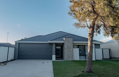 Wannanup Casa | nWelcome to our refreshing home at suburb of Wannanup.