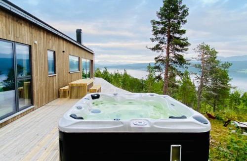 Nordby Casa | Ny hytte i Malangen