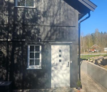 Svartinge Apartamento | Nybyggt modernt gästhus nära naturen