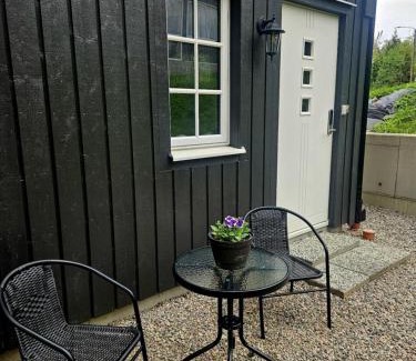 Svartinge Apartamento | Nybyggt modernt gästhus nära naturen