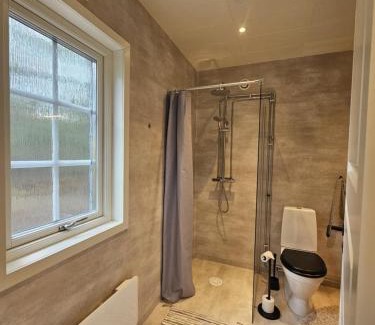 Svartinge Apartamento | Nybyggt modernt gästhus nära naturen