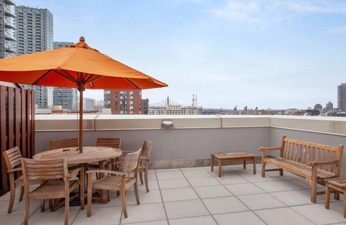 Queens Casa | NYC Luxus, 3 Schlafzimmer/2 Badezimmer, Home Office, 10 Minuten von Times Square