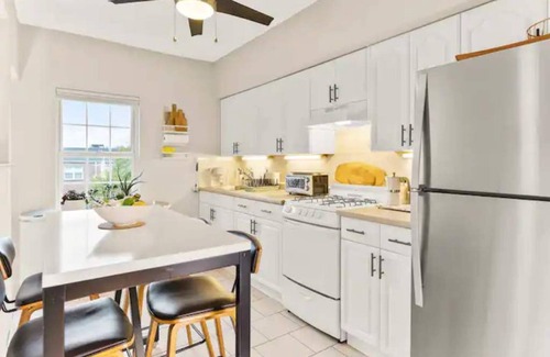 Queens Apartamento | NYC Modern Queens 2 beds patio parking fire pit